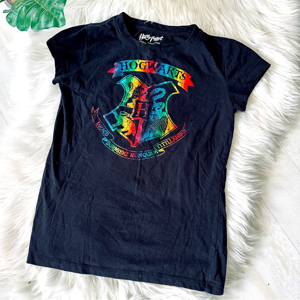 Warner Bros. Black Hogwarts Crest Kids Tee